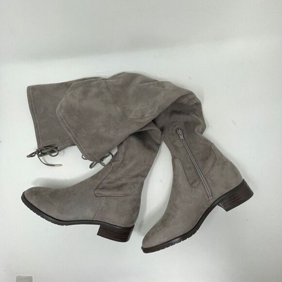 Ivanka Trump Women's Knee High Low Heel Tall Boots Faux Suede Grey Size 5.5M - Picture 2 of 9